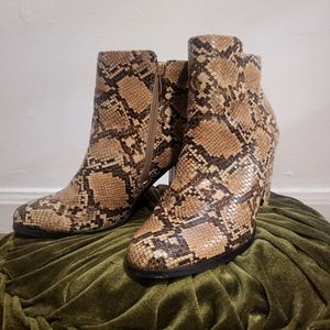 Akira size 8.5 Snakeskin Ankle Boots
